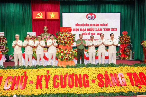 Thứ trưởng Phạm Thế Tùng dự Đại hội Đảng bộ Công an thành phố Huế  -0