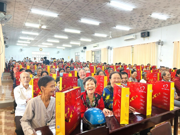 Quỹ Thiện Tâm đón nhận tặng Huân chương Lao động hạng Nhất -0