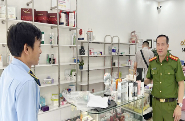 Khi mỹ phẩm được quảng cáo có công dụng như thuốc chữa bệnh -0