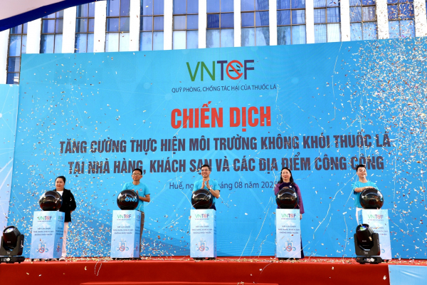 Phát động chiến dịch môi trường không khói thuốc lá ở nơi công cộng -0