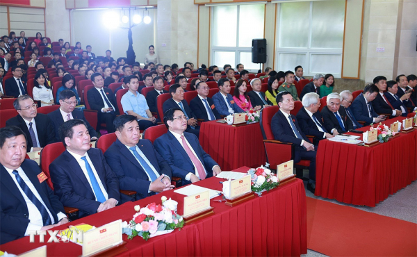 Thủ tướng: Đẩy mạnh phát triển và làm chủ công nghệ chiến lược, công nghệ lõi -0