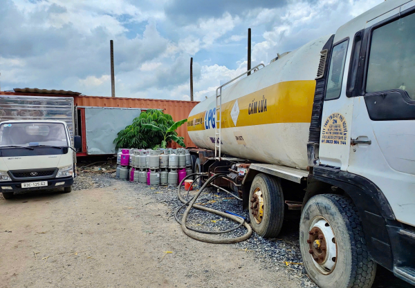 Triệt phá xưởng sang triết gas lậu quy mô lớn, thu lợi bất chính hơn nửa tỷ đồng -0
