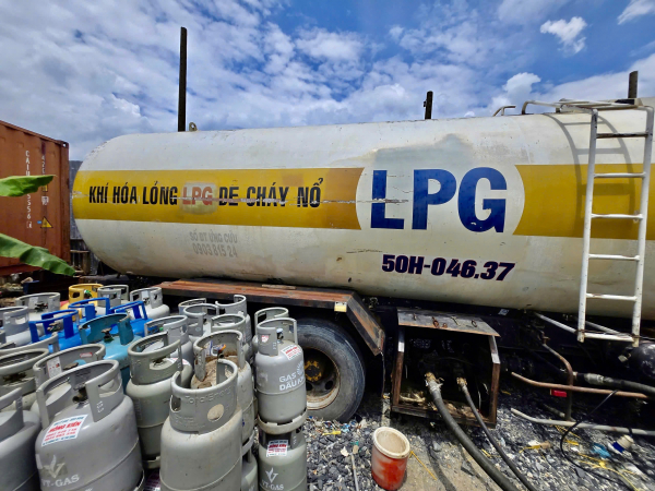 Triệt phá xưởng sang triết gas lậu quy mô lớn, thu lợi bất chính hơn nửa tỷ đồng -1