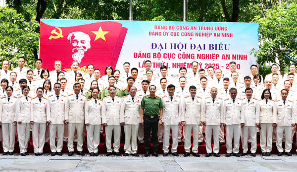 Thứ trưởng Lê Văn Tuyến dự, chỉ đạo tại Đại hội Đảng bộ Cục Công nghiệp an ninh lần thứ I -0