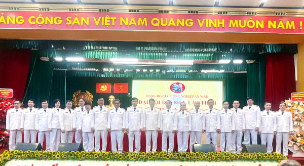 Thứ trưởng Lê Văn Tuyến dự, chỉ đạo tại Đại hội Đảng bộ Cục Công nghiệp an ninh lần thứ I -0