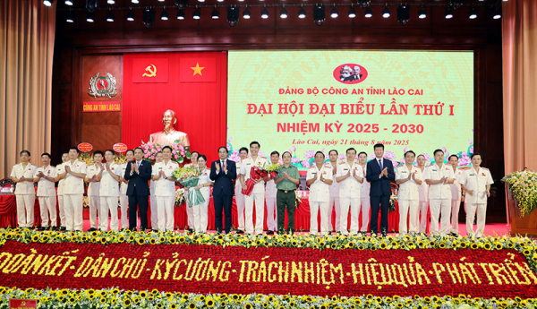 Thứ trưởng Đặng Hồng Đức dự và chỉ đạo Đại hội đại biểu Đảng bộ Công an tỉnh Lào Cai -1