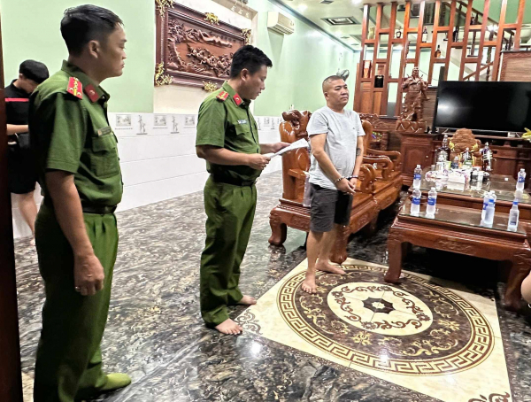 Bắt khẩn cấp đối tượng “Tuấn trọc” do tranh chấp đất đai -0
