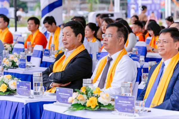 Tổ hợp giáo dục FPT tại Huế đón những học sinh đầu tiên -0