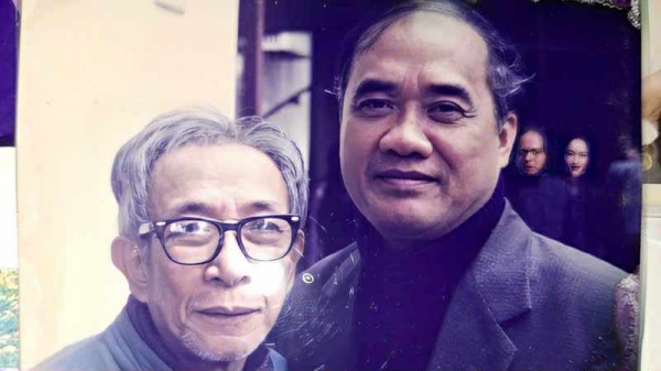 Nhà văn, ứng xử xã hội và sự 