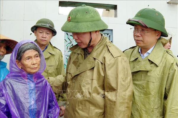 Công an các địa phương khẩn trương giúp nhân dân khắc phục hậu quả bão số 5 -0