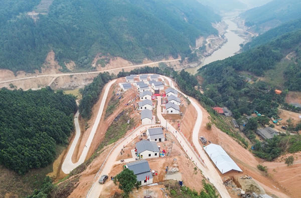 Petrovietnam đóng góp hơn 300 tỷ đồng, hỗ trợ xây mới và sửa chữa nhà ở cho người dân tại 19 tỉnh/thành phố -0