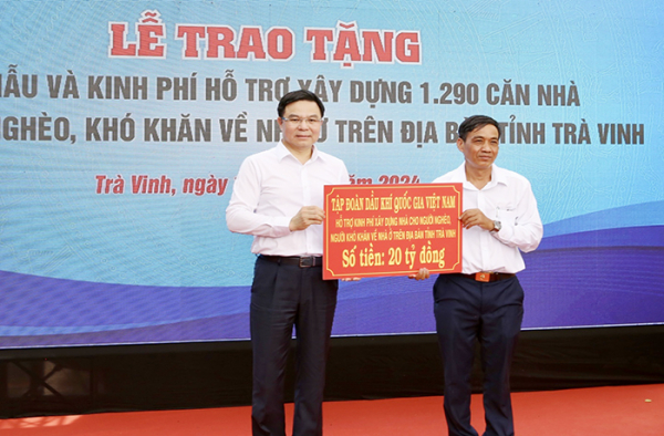 Petrovietnam đóng góp hơn 300 tỷ đồng, hỗ trợ xây mới và sửa chữa nhà ở cho người dân tại 19 tỉnh/thành phố -0