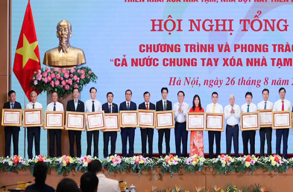 Petrovietnam đóng góp hơn 300 tỷ đồng, hỗ trợ xây mới và sửa chữa nhà ở cho người dân tại 19 tỉnh/thành phố -0
