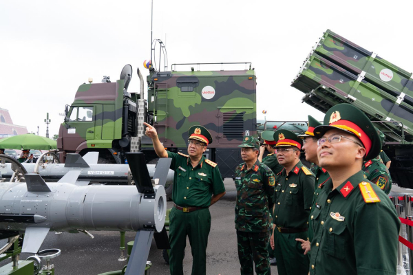 Nhiều khí tài công nghệ cao được Viettel trình diễn tại  triển lãm lớn nhất từ trước tới nay -1