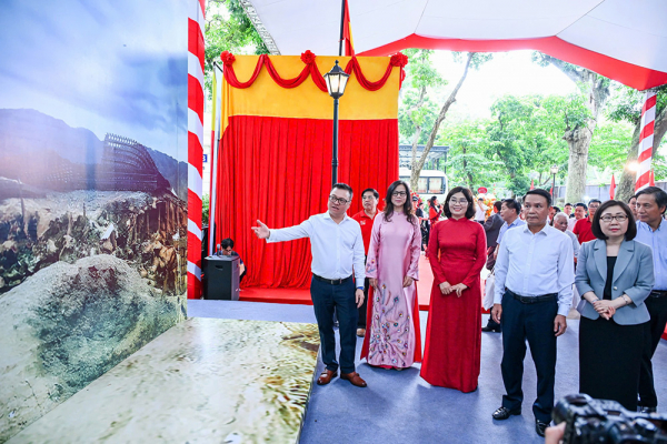 Ôn lại lịch sử hào hùng của dân tộc qua các ấn phẩm đặc biệt của Báo Nhân dân -0