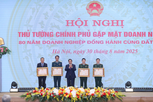 Tập đoàn Viettel đón nhận Huân chương Bảo vệ Tổ quốc hạng Nhất lần thứ hai -0