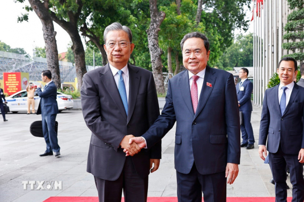 Chủ tịch Quốc hội hội đàm với Ủy viên trưởng Nhân đại toàn quốc Trung Quốc -0