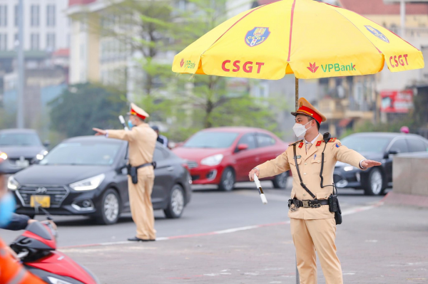 Tai nạn giảm, giao thông được đảm bảo trong ngày thứ 2 của kỳ nghỉ lễ -0