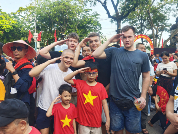 Người nước ngoài -0