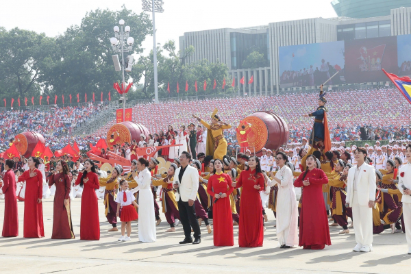 TS.NSƯT Phương Nga: Tự hào hát ở Quảng trường Ba Đình lịch sử vào ngày Quốc khánh 2/9 -0