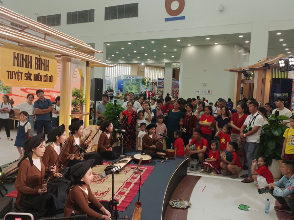 Du lịch văn hoá 3 miền tại Triển lãm thành tựu đất nước “80 năm hành trình Độc lập – Tự do – Hạnh phúc” -0