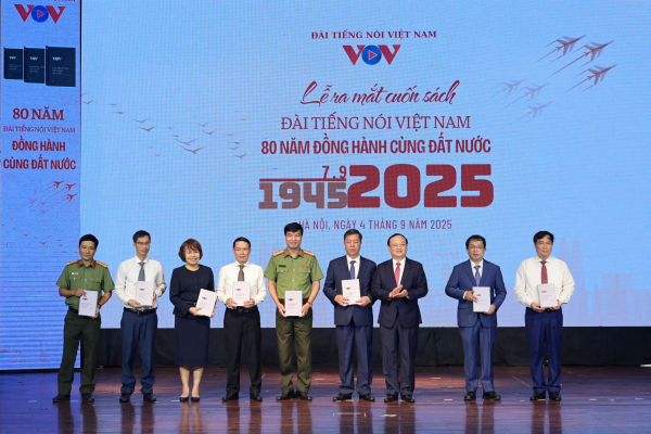 Ra mắt cuốn sách “Đài Tiếng nói Việt Nam – 80 năm đồng hành cùng đất nước” -0