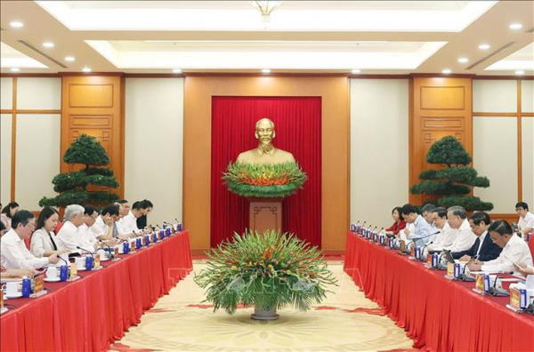 Bộ Chính trị cho ý kiến về công tác chuẩn bị Đại hội Đảng bộ MTTQ, các đoàn thể Trung ương -0