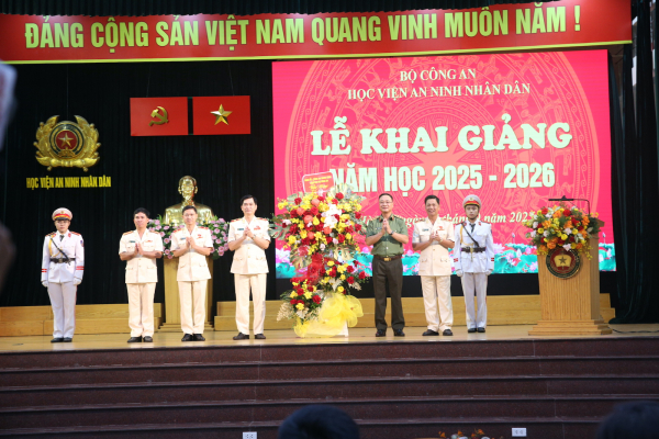 Thứ trưởng Phạm Thế Tùng dự Lễ khai giảng năm học mới tại Học viện ANND -0