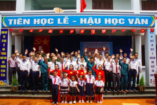 Sôi nổi lễ khai giảng năm học mới ở Đặc khu Trường Sa -0