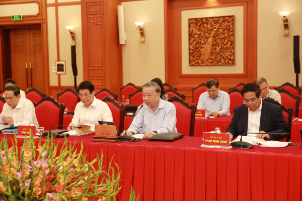 Tổng Bí thư và tập thể Bộ Chính trị làm việc với Ban Thường vụ Đảng ủy Công an Trung ương -0
