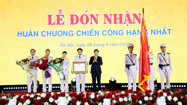 Hải quan Việt Nam đón nhận Huân chương Chiến công hạng Nhất -0