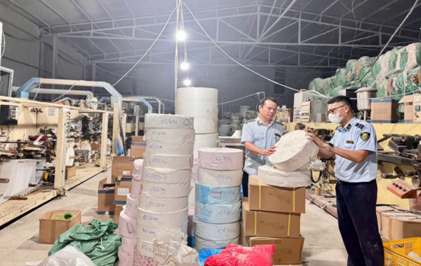 Phát hiện cơ sở sản xuất, kinh doanh bỉm trẻ em và băng vệ sinh giả mạo nhiều nhãn hiệu nổi tiếng -0