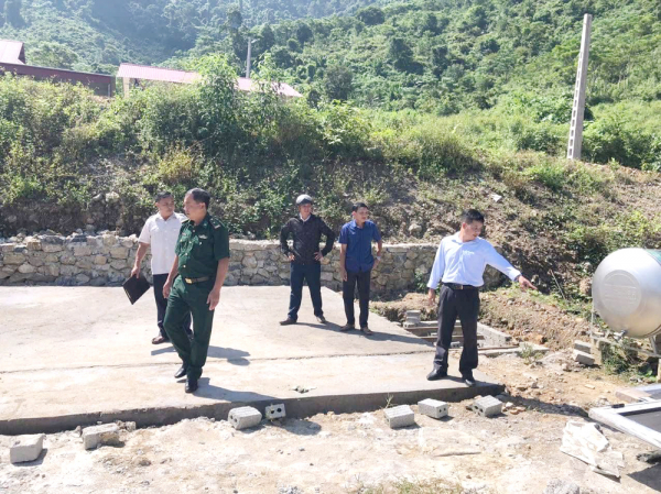 “Chạy đua” với thời gian xây nhà, trường học ở miền Tây xứ Nghệ -0