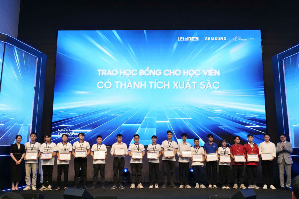 Đại học Duy tân và Trường THPT Lê Quý Đôn giành ngôi Quán quân cuộc thi Sáng tạo khoa học công nghệ -0