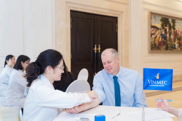 Vingroup phát động chiến dịch “Cùng hành động vì bầu trời xanh” -0