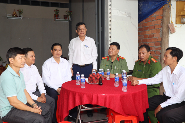 Báo CAND trao nhà đại đoàn kết cho thành viên tham gia bảo vệ ANTT ở cơ sở -0