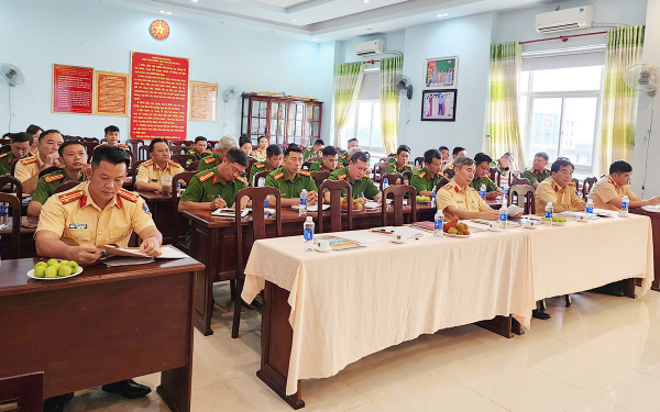 Tổ chức hội nghị triển khai phương án phân luồng từ xa, giải quyết ùn tắc giao thông trên địa bàn Cụm 6 -0