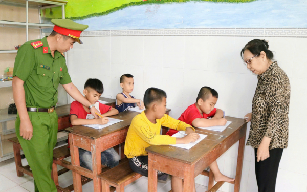 Lan tỏa giá trị nhân văn từ mô hình “Trái tim nhỏ” -0