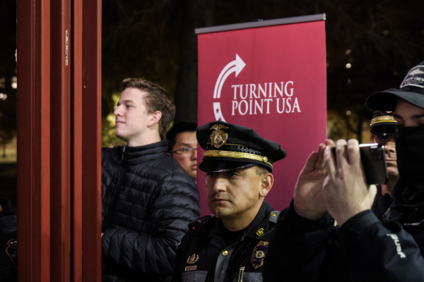 turning point là phong trào chính tr- c-a phe cánh h-u thiên v- d-i tho-i .jpg -0