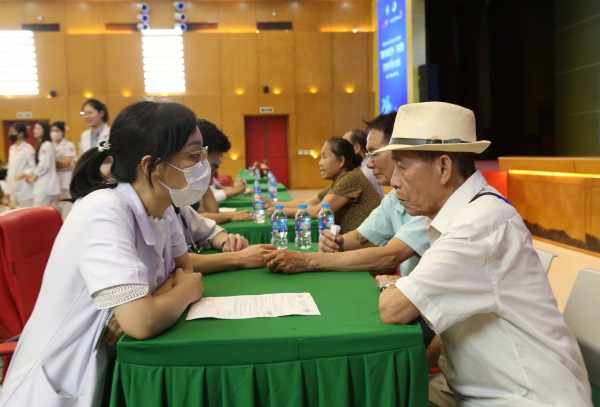 Nghị quyết 72 mang tầm chiến lược, đột phá trong chăm sóc sức khỏe toàn dân -0