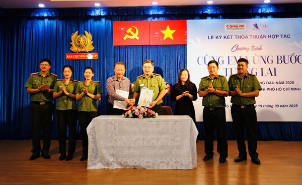 Sau Hà Nội, Tân Hiệp Phát tiếp tục bảo trợ con em cán bộ, chiến sĩ Công an có hoàn cảnh khó khăn với tổng trị giá 9 tỷ đồng tại TP Hồ Chí Minh -0