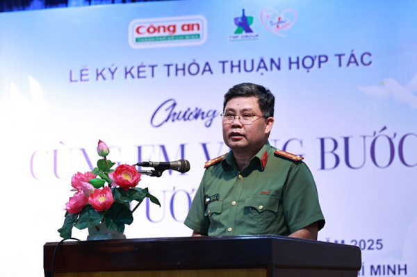 Sau Hà Nội, Tân Hiệp Phát tiếp tục bảo trợ con em cán bộ, chiến sĩ Công an có hoàn cảnh khó khăn với tổng trị giá 9 tỷ đồng tại TP Hồ Chí Minh -0
