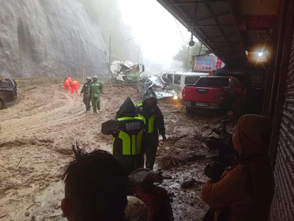 Siêu bão Ragasa đổ bộ, Trung Quốc sơ tán hơn 1 triệu dân  -0