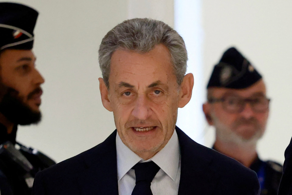 Cựu Tổng thống Pháp Nicolas Sarkozy bị kết án 5 năm tù giam -0