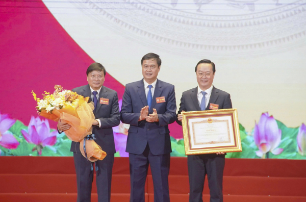 Đại hội Thi đua yêu nước tỉnh Nghệ An năm 2025: Tôn vinh, lan toả những tấm gương điển hình tiên tiến -0