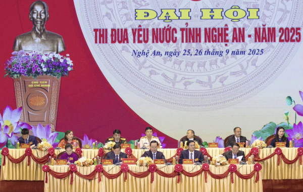 Đại hội Thi đua yêu nước tỉnh Nghệ An năm 2025: Tôn vinh, lan toả những tấm gương điển hình tiên tiến -0
