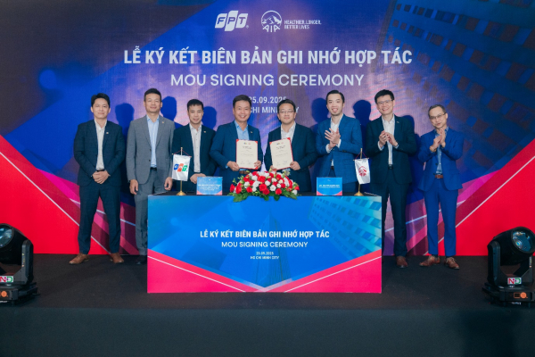 AIA Việt Nam và FPT hợp tác thúc đẩy chuyển đổi số lĩnh vực bảo hiểm sức khỏe  -0