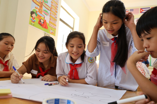 Trang bị “tấm khiên” về giáo dục giới tính và bảo vệ trẻ em cho học sinh dân tộc thiểu số -0