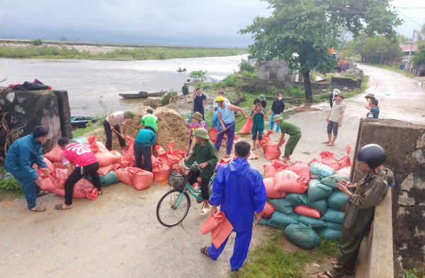 Hà Tĩnh huy động cả hệ thống chính trị chủ động ứng phó với bão số 10  -0