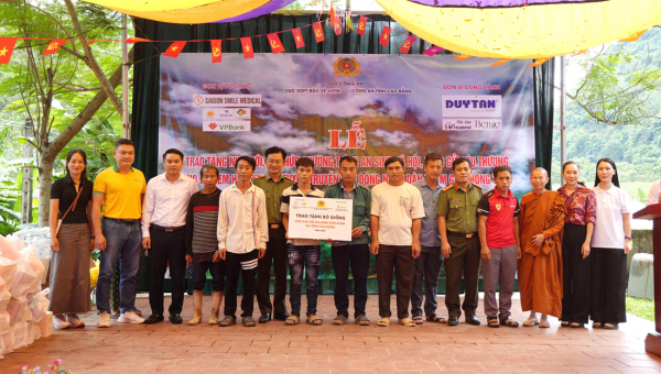 Trao nhà, khám bệnh, cấp phát thuốc và an sinh xã hội tại Cao Bằng -0